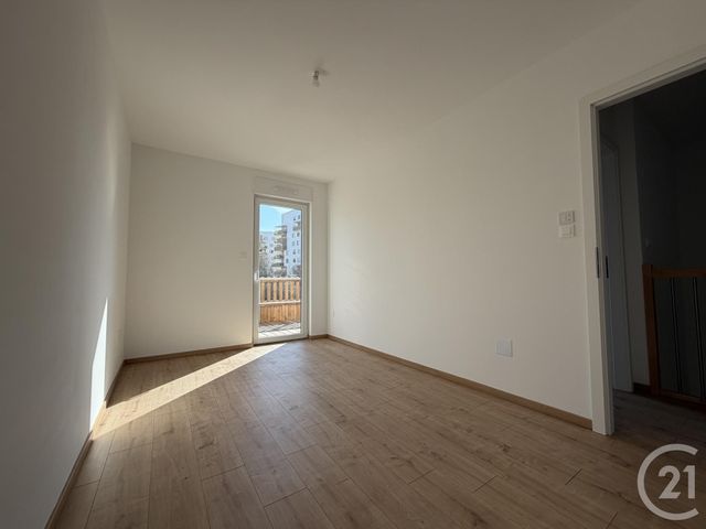 Maison &agrave; louer - 4 pi&egrave;ces - 80,01 m2 - Ostwald - 67 - ALSACE