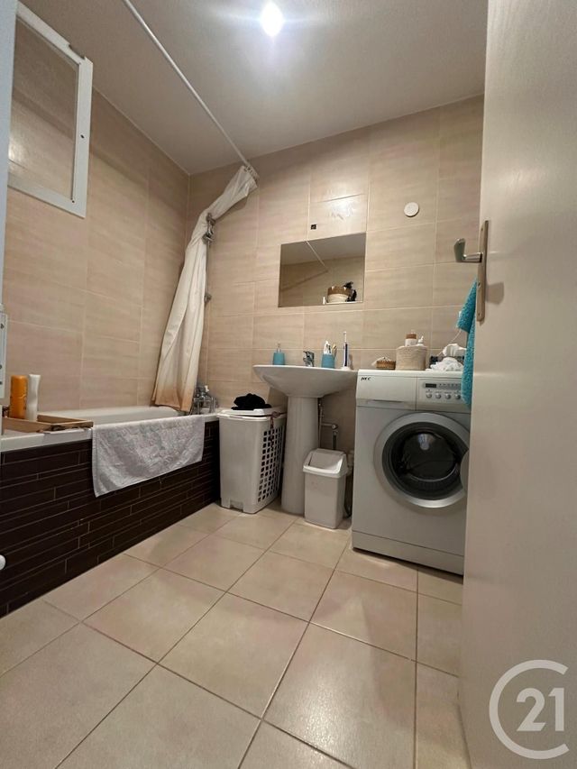 Appartement F3 &agrave; louer - 3 pi&egrave;ces - 69,57 m2 - Illkirch Graffenstaden - 67 - ALSACE