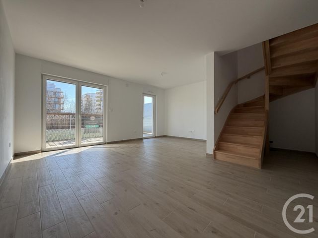 Maison &agrave; louer - 4 pi&egrave;ces - 80,01 m2 - Ostwald - 67 - ALSACE