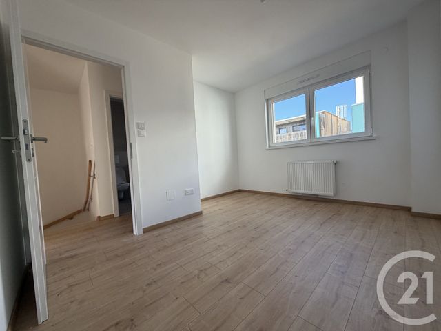 Appartement Duplex &agrave; louer - 4 pi&egrave;ces - 80,01 m2 - Ostwald - 67 - ALSACE