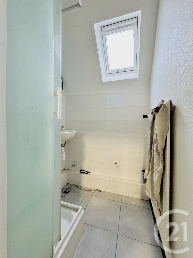 Appartement Chambre &agrave; vendre - 1 pi&egrave;ce - 10,79 m2 - Strasbourg - 67 - ALSACE