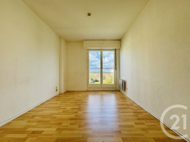 Afficher la photo en grand Appartement F3 à vendre - 3 pièces - 76 m2 - Strasbourg - 67 - ALSACE