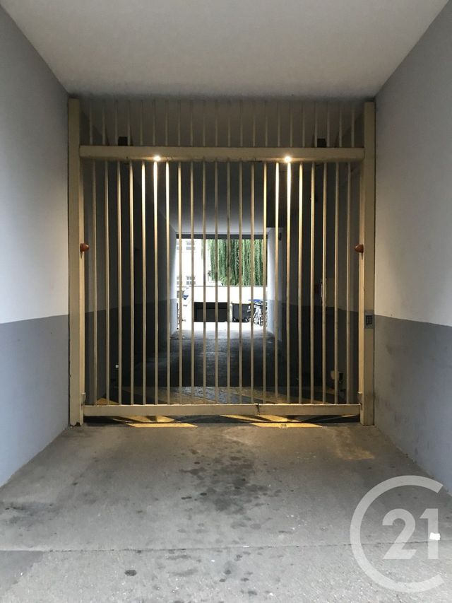 Parking &agrave; vendre - 11 m2 - Strasbourg - 67 - ALSACE