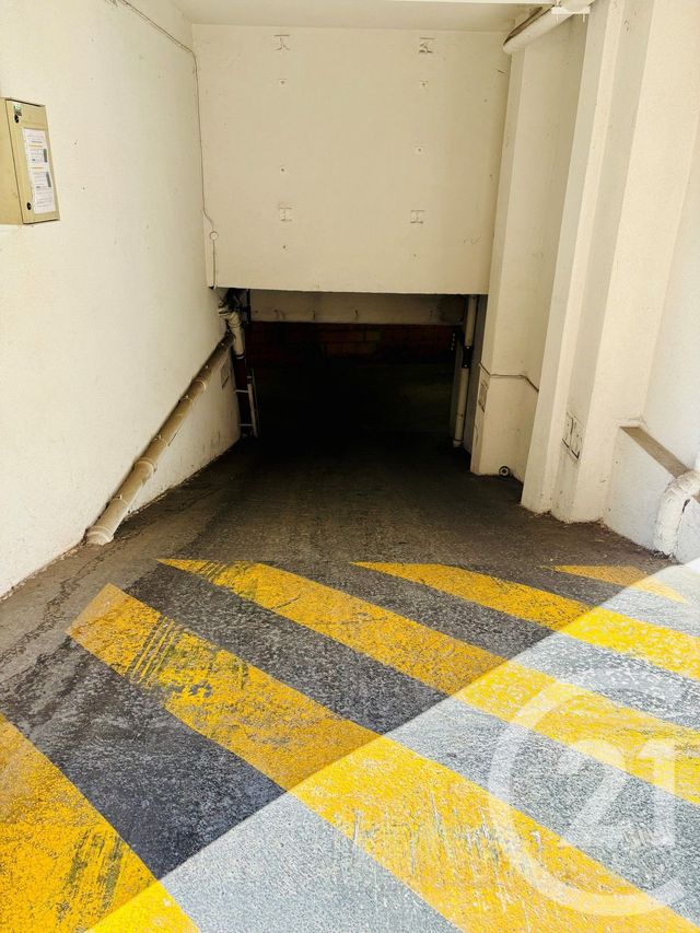 Parking &agrave; vendre - 12 m2 - Strasbourg - 67 - ALSACE